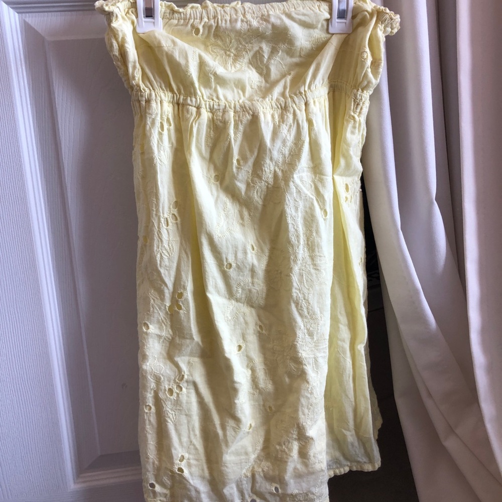 Yellow strapless dress